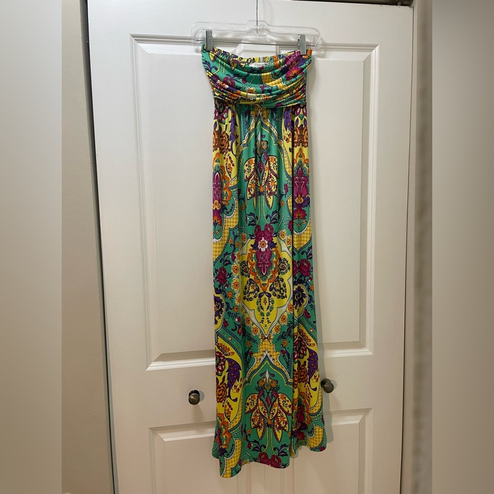 Classic Forever21 Strapless Maxi Dress Women’s Small, Bright and Bold Graphics